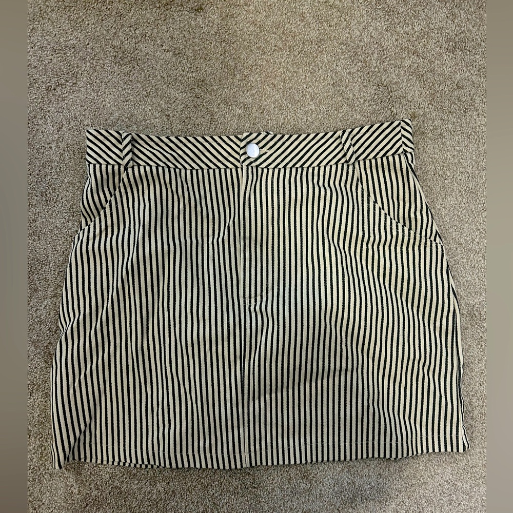 black and crème skirt